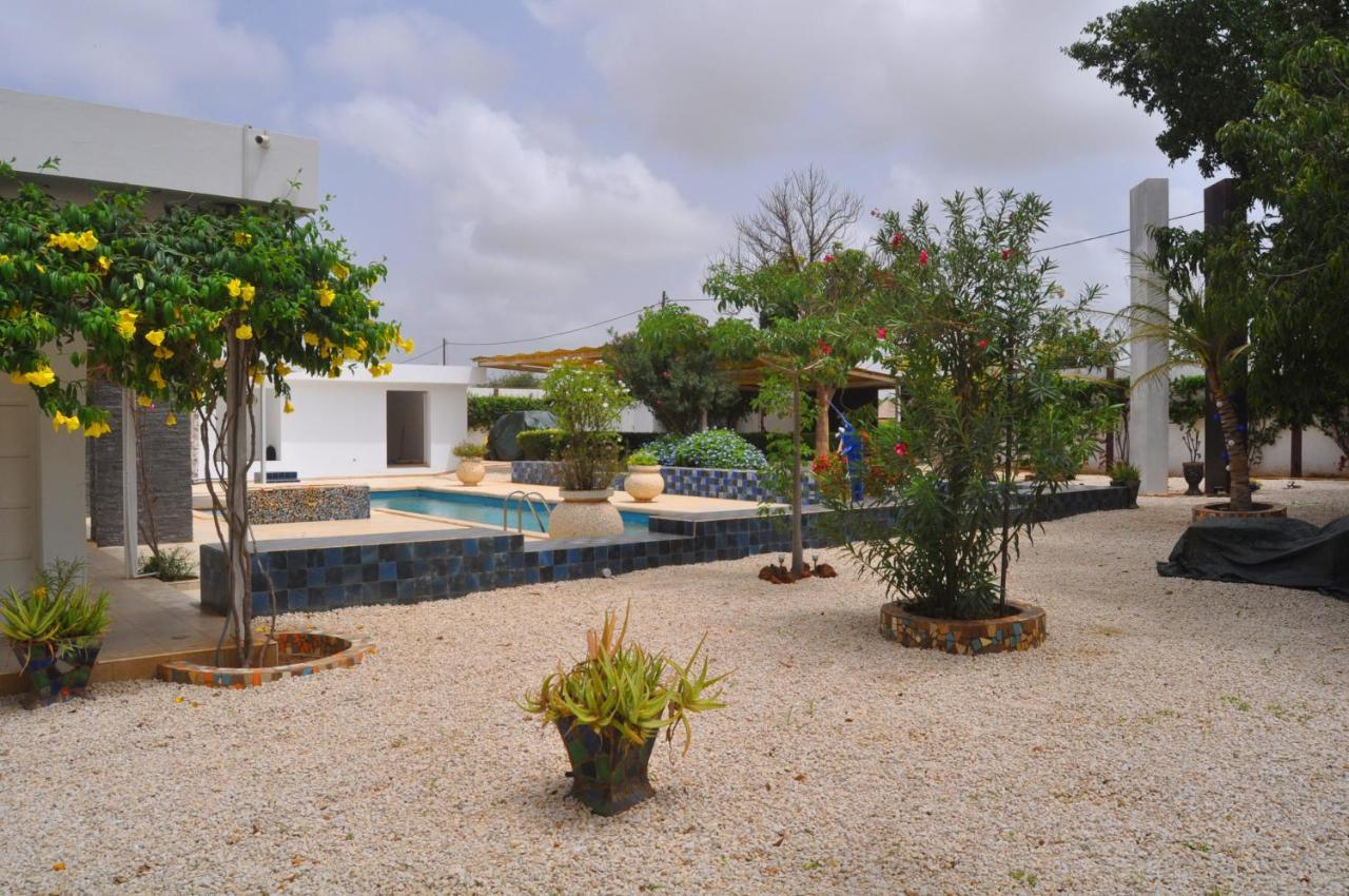 Hotel Keur De Pierre Saly Exterior foto
